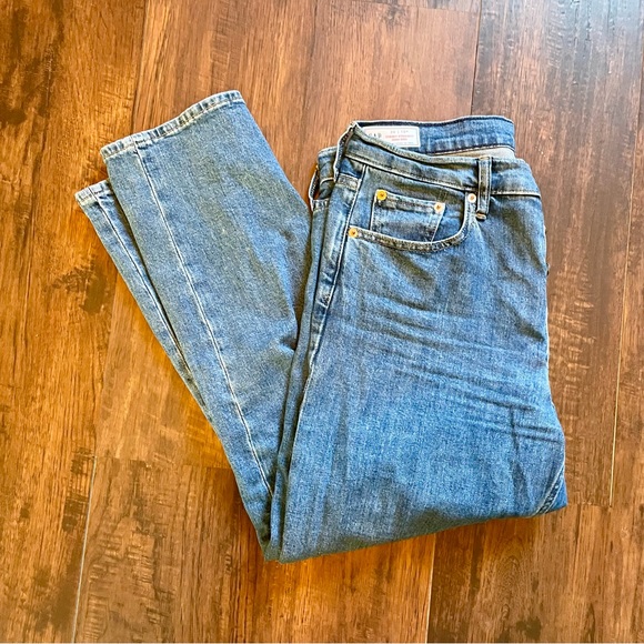 Gap High Rise Cheeky Straight Jeans - Picture 9 of 9